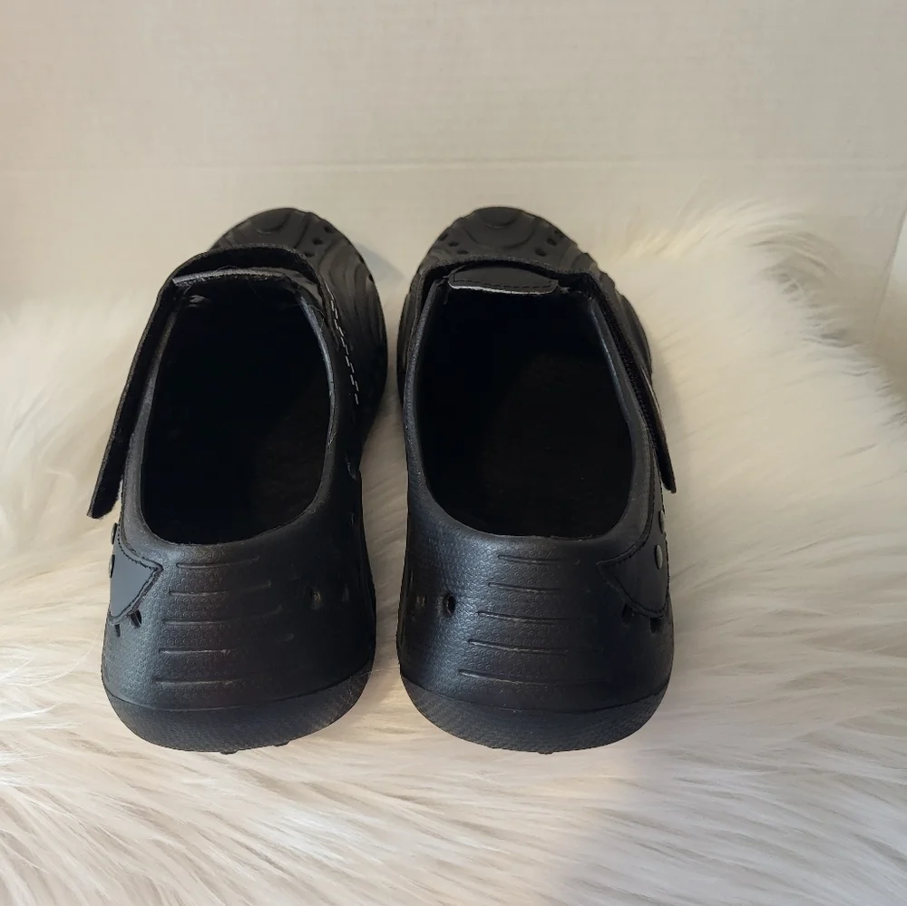 Doggers Stylish Black Studded Clogs, Size 8/9 - Picture 4 of 6